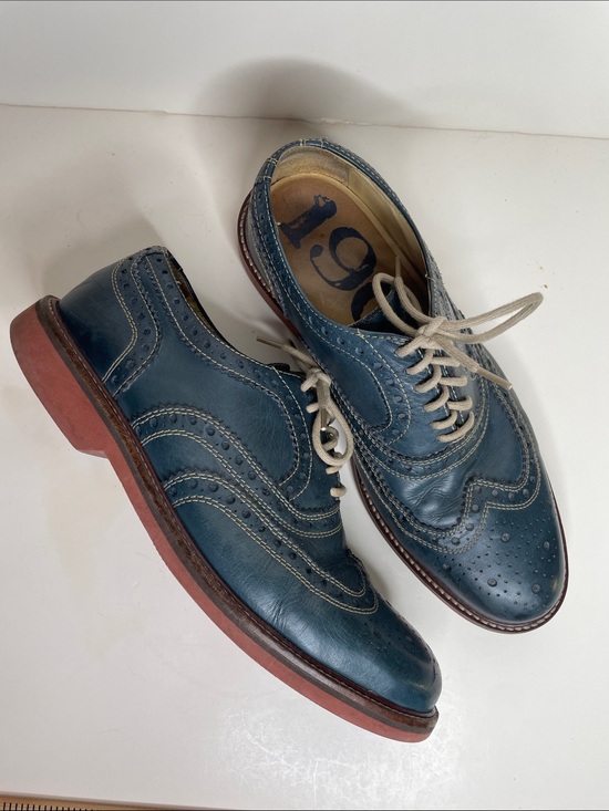 1901 Other - Men’s 1901 leather wing tip blue oxfords size 8.5 M with white stitching GUC